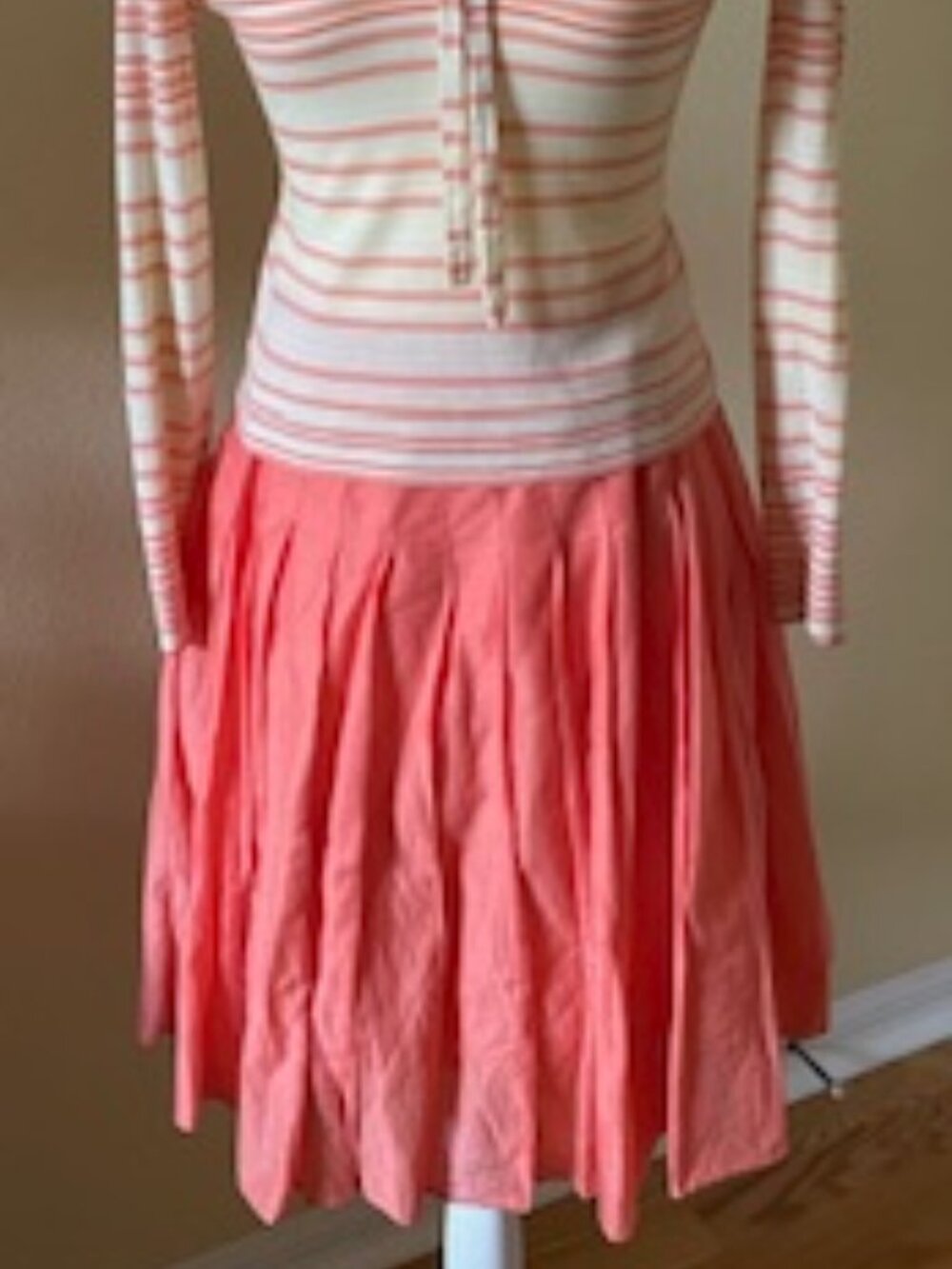Theory Coral Colored Pleated Skirt - size 2.